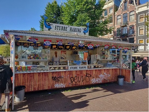Image du stand restaurant "Stubbe's Haring" à Amsterdam.