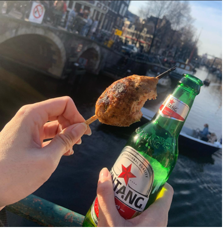 Image d'un encas vendu par le restaurant "Ta Toru" à Amsterdam.