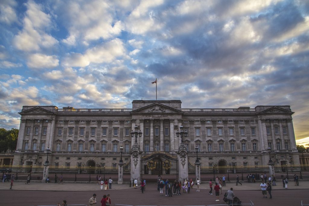 Image de la façade du palais de la famille royale londonienne "Buckingham Palace".