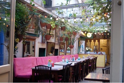 Image de l'ntérieur du restaurant "Kapitein Zeppos" à Amsterdam.